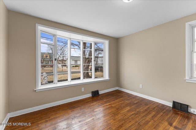 56 Wert Avenue, Hamilton, NJ 08610