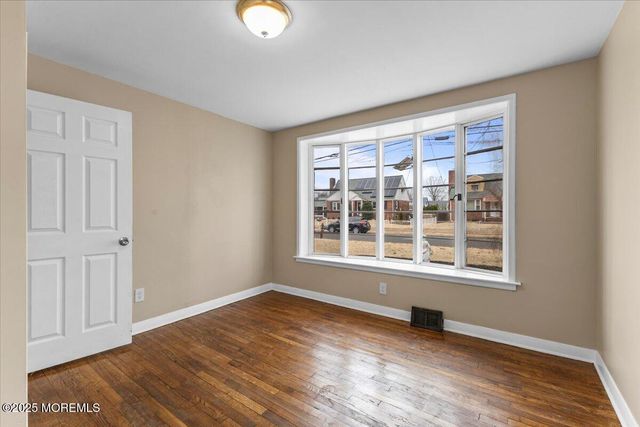 56 Wert Avenue, Hamilton, NJ 08610
