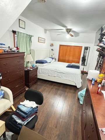 828 Allen St, Linden City, NJ 07036