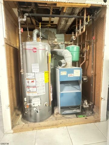 828 Allen St, Linden City, NJ 07036