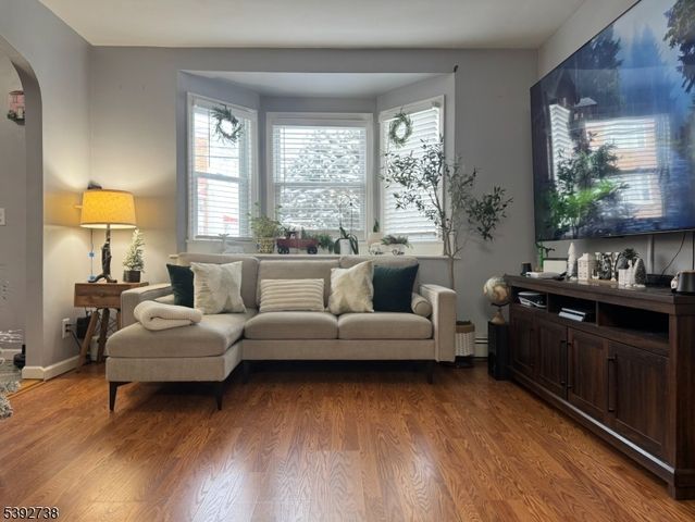 828 Allen St, Linden City, NJ 07036