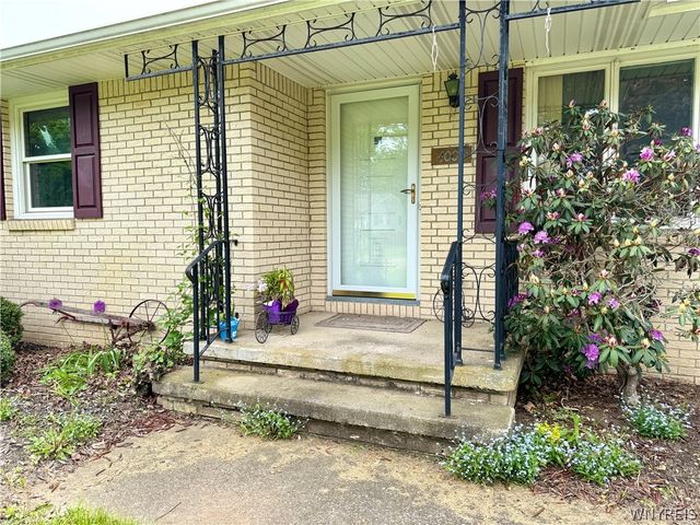 4005 Staley Drive, Hamburg, NY 14075
