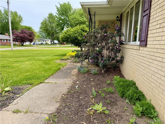 4005 Staley Drive, Hamburg, NY 14075
