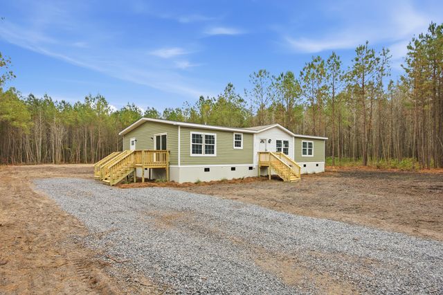 105 Praxis Court, Cottageville, SC 29435