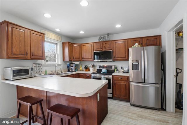 353 COBBLESTONE LN, Lancaster, PA 17601