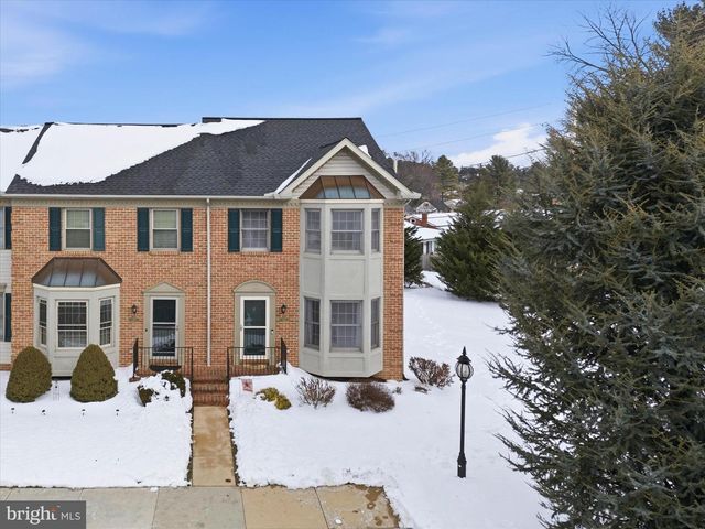 353 COBBLESTONE LN, Lancaster, PA 17601