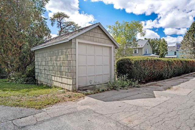 84 Mount Pleasant Avenue, Gloucester, MA 01930