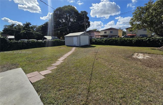 1044 NE 4th Ave, Homestead, FL 33030