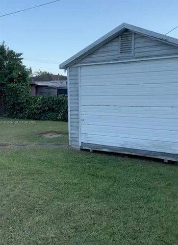 1044 NE 4th Ave, Homestead, FL 33030