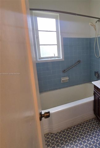 1044 NE 4th Ave, Homestead, FL 33030