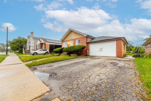 15225 5th Avenue, Phoenix, IL 60426