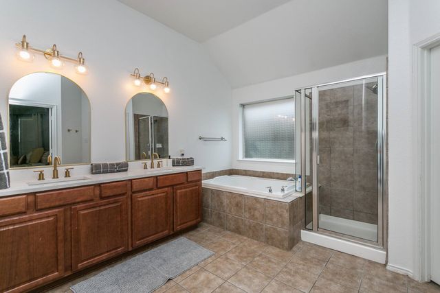 2615 Fox Creek Trail, Arlington, TX 76017