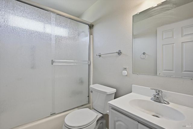 18846 Horseshoe Rd, Hidden Valley Lake, CA 95467