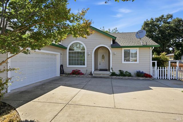18846 Horseshoe Rd, Hidden Valley Lake, CA 95467