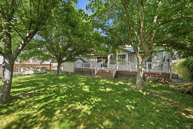 18846 Horseshoe Rd, Hidden Valley Lake, CA 95467