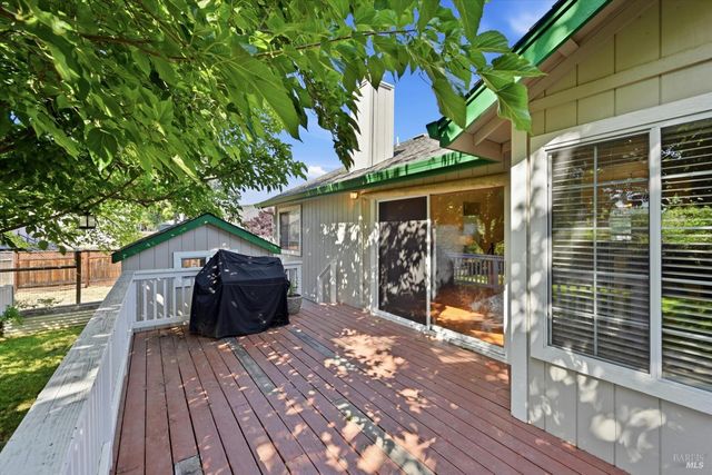 18846 Horseshoe Rd, Hidden Valley Lake, CA 95467