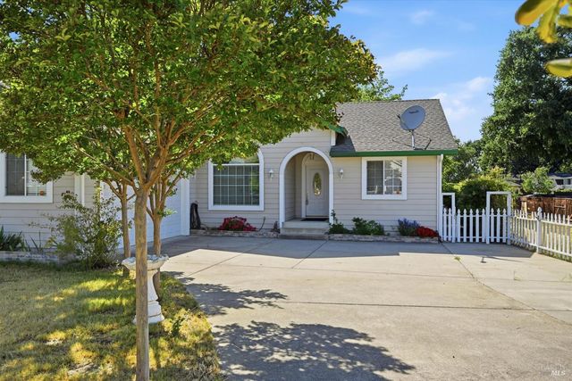 18846 Horseshoe Rd, Hidden Valley Lake, CA 95467
