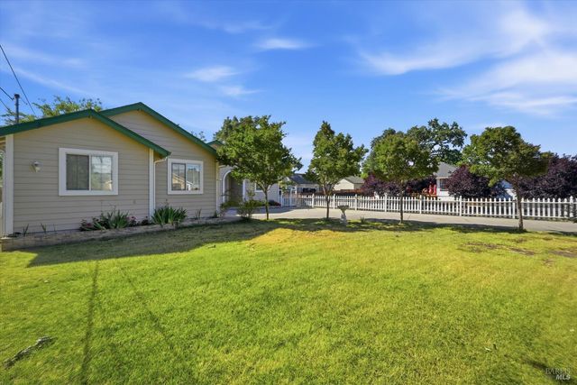 18846 Horseshoe Rd, Hidden Valley Lake, CA 95467