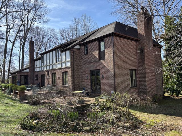 707 Lakeland Dr, Mcminnville, TN 37110