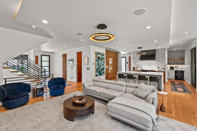 4706 W 65th Terrace, Prairie Village, KS 66208