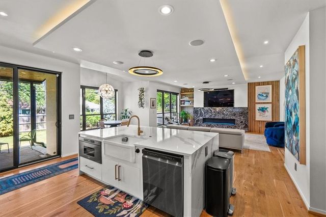 4706 W 65th Terrace, Prairie Village, KS 66208