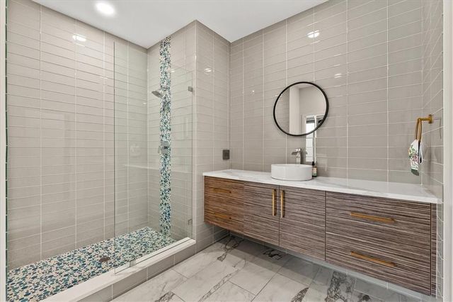 4706 W 65th Terrace, Prairie Village, KS 66208
