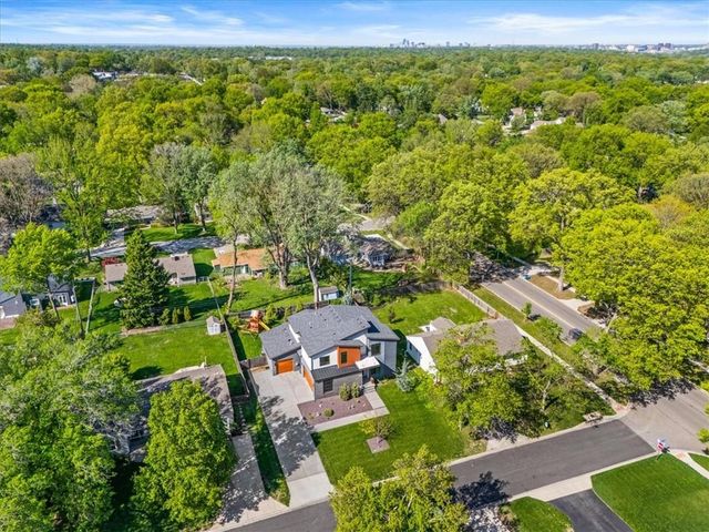 4706 W 65th Terrace, Prairie Village, KS 66208