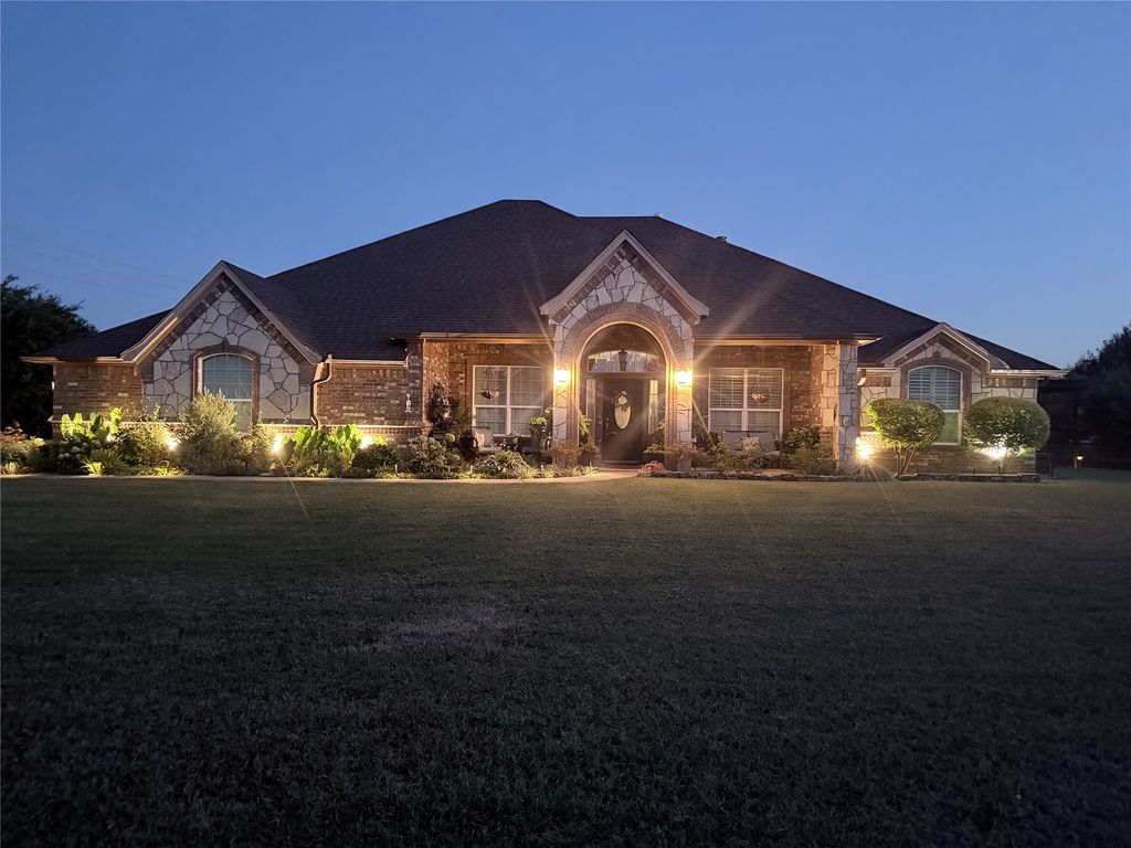 535 Christenberry Road, Springtown, TX 76082