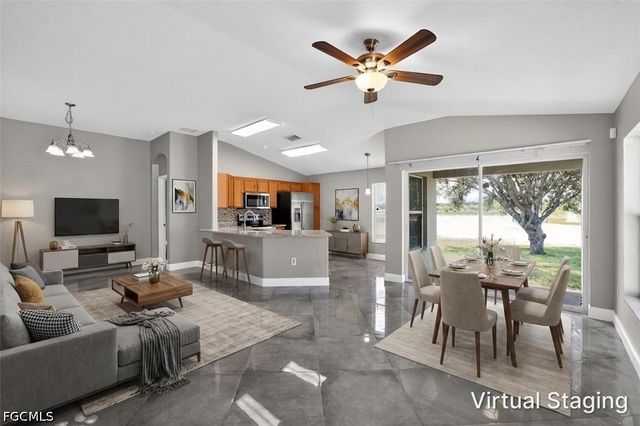 7513 Turtle View DR, Ruskin, FL 33573
