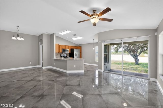 7513 Turtle View DR, Ruskin, FL 33573