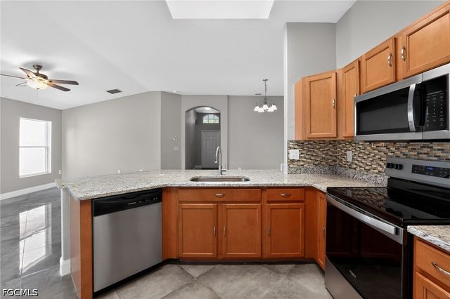 7513 Turtle View DR, Ruskin, FL 33573