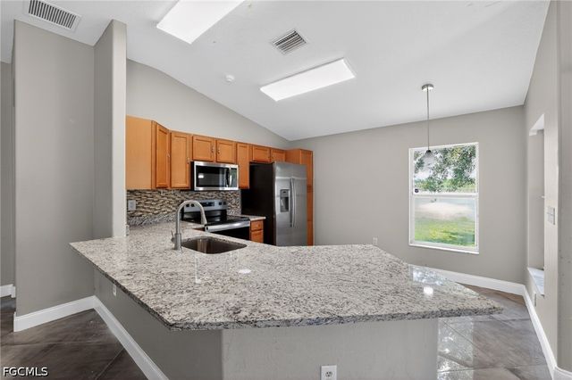 7513 Turtle View DR, Ruskin, FL 33573
