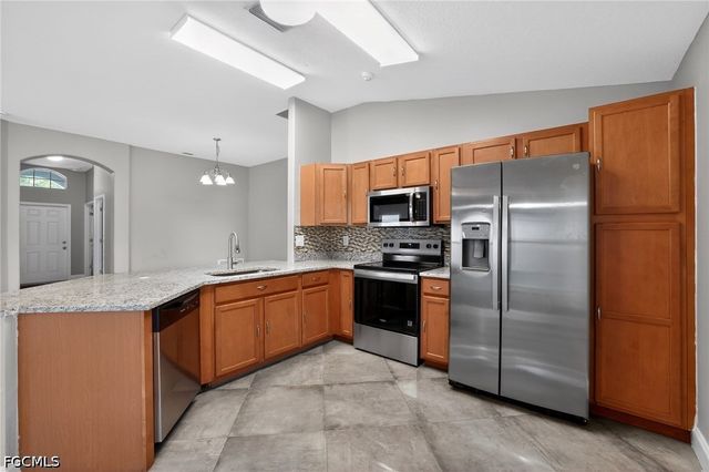 7513 Turtle View DR, Ruskin, FL 33573