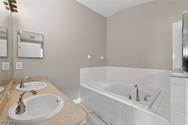 7513 Turtle View DR, Ruskin, FL 33573