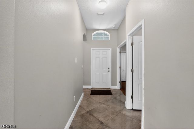 7513 Turtle View DR, Ruskin, FL 33573