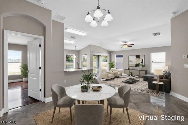 7513 Turtle View DR, Ruskin, FL 33573