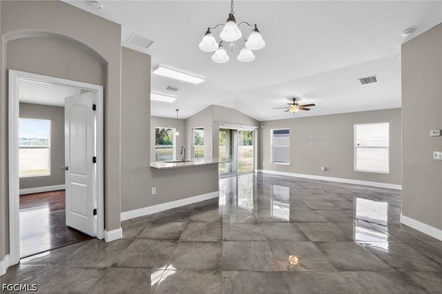 7513 Turtle View DR, Ruskin, FL 33573