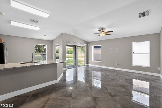 7513 Turtle View DR, Ruskin, FL 33573