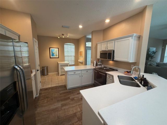 217 36TH STREET NE, Bradenton, FL 34208