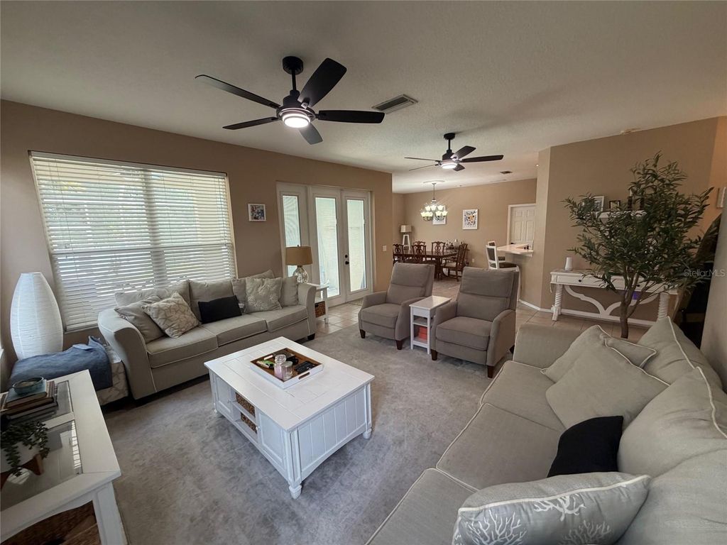 Image 3 of property listing at 217 36TH STREET NE, Bradenton, FL 34208