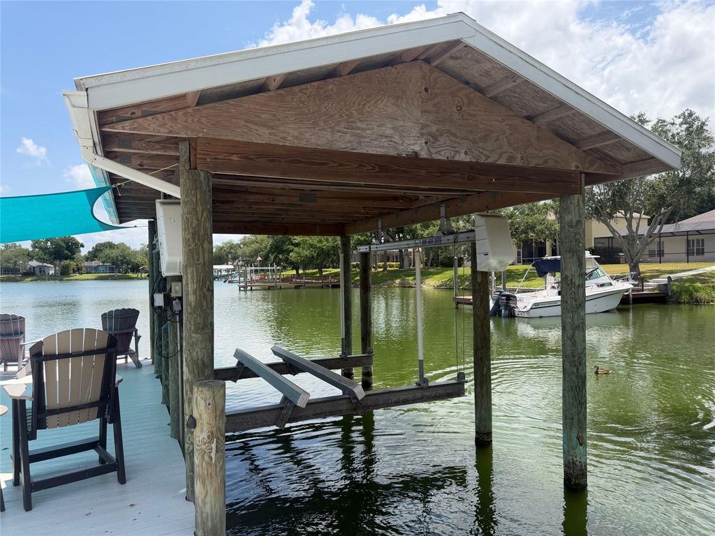 Image 34 of property listing at 217 36TH STREET NE, Bradenton, FL 34208