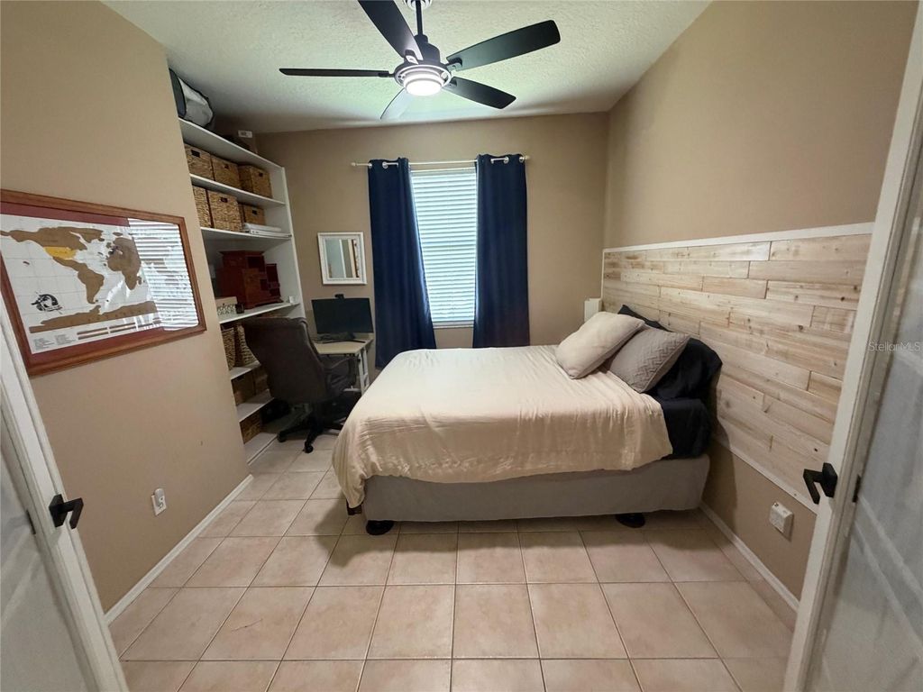 Image 9 of property listing at 217 36TH STREET NE, Bradenton, FL 34208