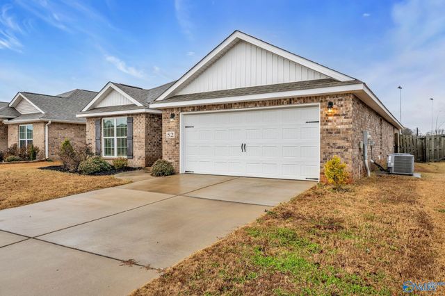 52 Sage Oak Drive, Decatur, AL 35603