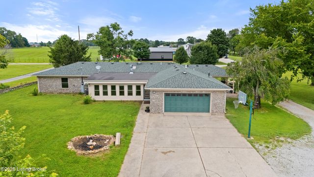 364 Fairview Ln, Shepherdsville, KY 40165