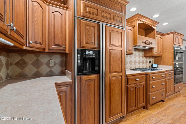 364 Fairview Ln, Shepherdsville, KY 40165