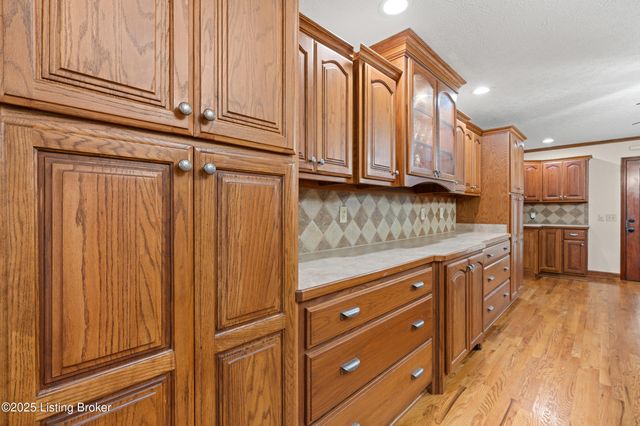 364 Fairview Ln, Shepherdsville, KY 40165