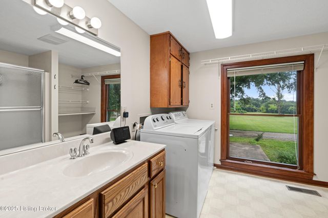 364 Fairview Ln, Shepherdsville, KY 40165