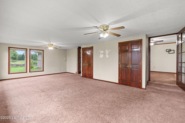 364 Fairview Ln, Shepherdsville, KY 40165