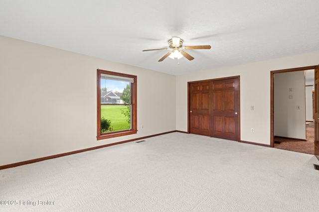 364 Fairview Ln, Shepherdsville, KY 40165