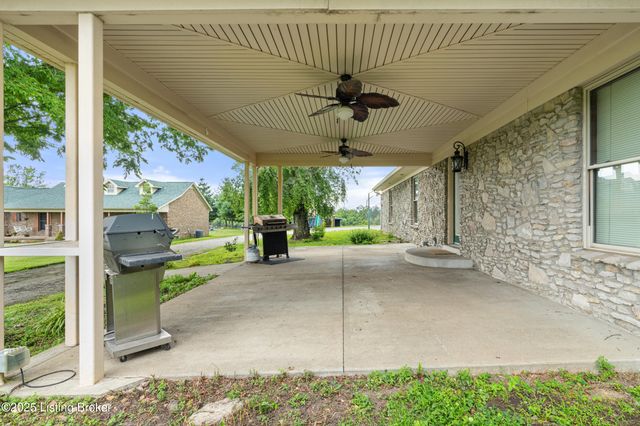 364 Fairview Ln, Shepherdsville, KY 40165